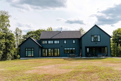 Presenting a freshly constructed modern farmhouse masterpiece - photo 43