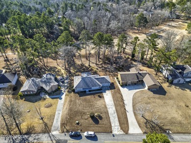 Beautiful all-brick home on the 2nd fairway! This 3-bedroom - photo 7
