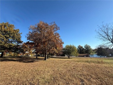 Lake Viking Lot For Sale in Gallatin Missouri