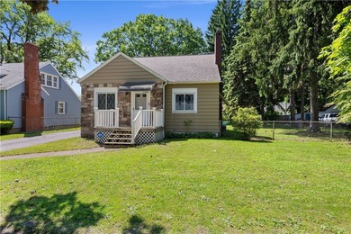 Long-term owner for over 56 years! This charming home is ideally - photo 2