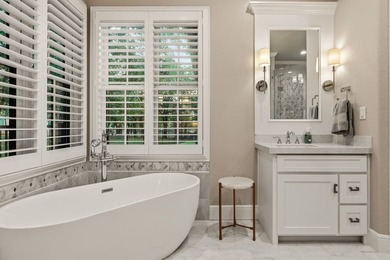 A rare opportunity to own one of the largest waterfront estates - photo 15