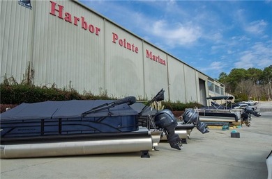 Welcome to Harbor Pointe Condos in StillWaters on beautiful Lake - photo 18