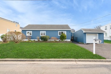 Welcome to your dream coastal retreat-Where style, comfort and - photo 1