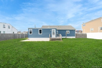 Welcome to your dream coastal retreat-Where style, comfort and - photo 8