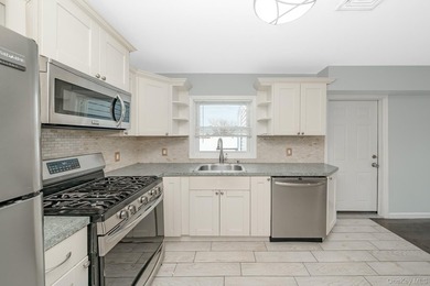 Welcome to your dream coastal retreat-Where style, comfort and - photo 10