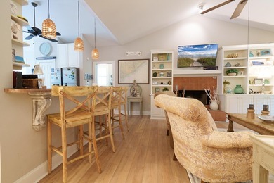 Welcome to your Edisto Island escape! Majestic live oaks and - photo 11