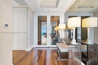 Turnkey, professionally designed 2-bedroom + den, 2.5-bath - photo 11