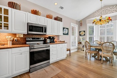 Welcome to your Edisto Island escape! Majestic live oaks and - photo 12