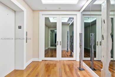 Turnkey, professionally designed 2-bedroom + den, 2.5-bath - photo 12