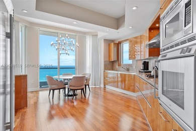Turnkey, professionally designed 2-bedroom + den, 2.5-bath - photo 13