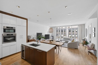 **Full-Floor Penthouse with Two Private Outdoor Spaces and - photo 1