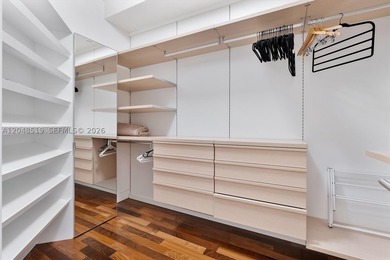 Turnkey, professionally designed 2-bedroom + den, 2.5-bath - photo 23