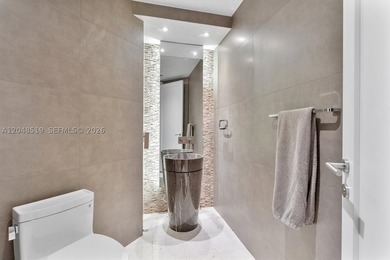 Turnkey, professionally designed 2-bedroom + den, 2.5-bath - photo 26
