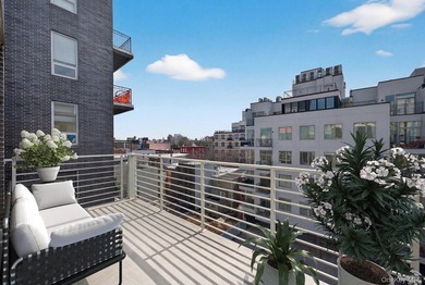 **Full-Floor Penthouse with Two Private Outdoor Spaces and - photo 6