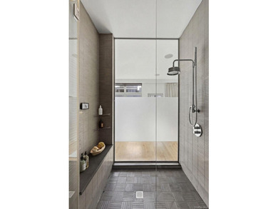 **Full-Floor Penthouse with Two Private Outdoor Spaces and - photo 8