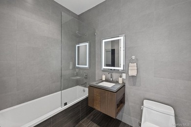 **Full-Floor Penthouse with Two Private Outdoor Spaces and - photo 10
