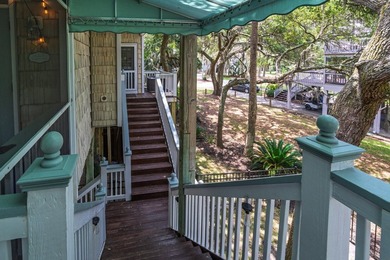 Welcome to your Edisto Island escape! Majestic live oaks and - photo 32