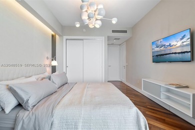 Turnkey, professionally designed 2-bedroom + den, 2.5-bath - photo 45