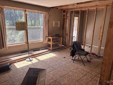 Discover this diamond in the rough manufactured home on a - photo 6