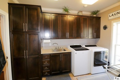 Discover exceptional space and amenities in this impressive - photo 20