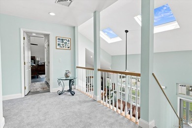 Impeccably maintained and better than new, this updated - photo 21