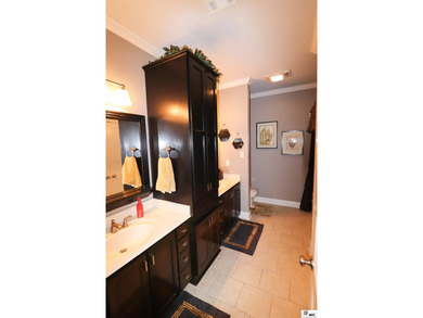 Discover exceptional space and amenities in this impressive - photo 21
