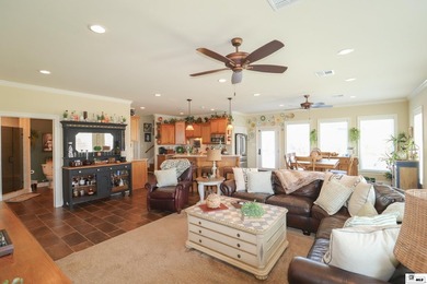 Discover exceptional space and amenities in this impressive - photo 25