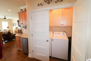 Discover exceptional space and amenities in this impressive - photo 27