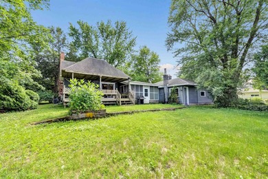 This charming 4-bedroom, 1-bath home is located in a quiet - photo 27