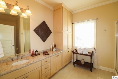 Discover exceptional space and amenities in this impressive - photo 30