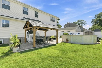 Impeccably maintained and better than new, this updated - photo 36
