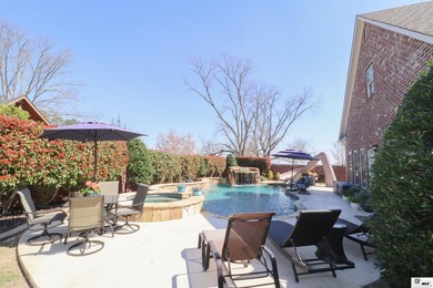 Discover exceptional space and amenities in this impressive - photo 40