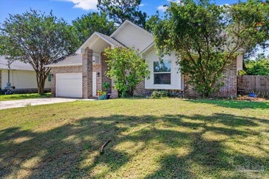 Welcome to your own slice of Gulf Breeze paradise! Tucked within - photo 3