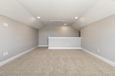 MLS# 285206 | The Willamette plan blends space, flexibility, and - photo 8
