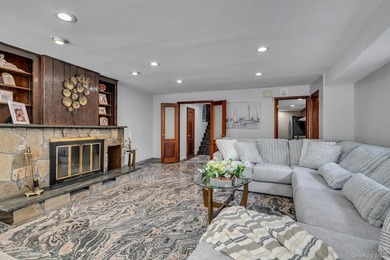 This charming 1 family home in Whitestone offers 3 bedrooms and - photo 3