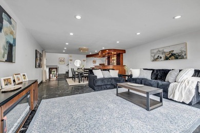 This charming 1 family home in Whitestone offers 3 bedrooms and - photo 8