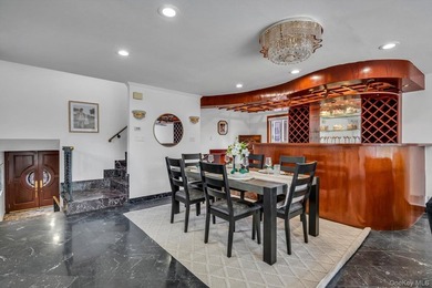 This charming 1 family home in Whitestone offers 3 bedrooms and - photo 10