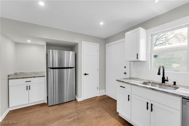 High-End, Move-In Ready Condo in a Highly Sought-After End Unit! - photo 8