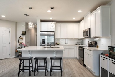 Gorgeous 4-bedroom, 3 full bath End-unit townhome in the gated - photo 6
