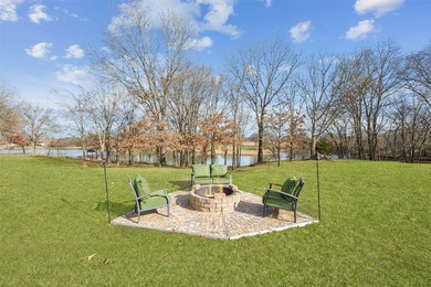 PRIVATE LAKE LIVING! This exceptional Craftsman-style residence - photo 31