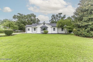 Gorgeous home, completely rebuilt and like new! And there's - photo 4