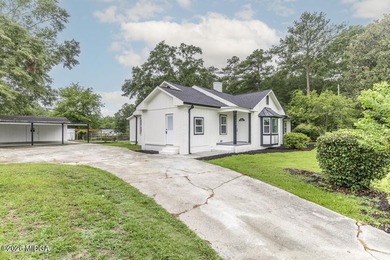 Gorgeous home, completely rebuilt and like new! And there's - photo 6