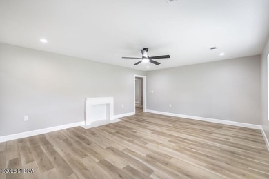 Gorgeous home, completely rebuilt and like new! And there's - photo 8