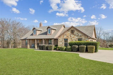 PRIVATE LAKE LIVING! This exceptional Craftsman-style residence - photo 38