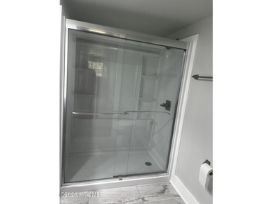SPACIOUS 3 BEDROOM 2 BATH NEWLY REMODELED BRICK HOME WITH NO - photo 8