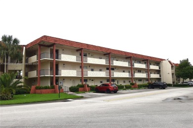 Lake Condo For Sale in Pembroke Pines, Florida