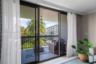 PRICED TO SELL!!!  WATERFRONT VIEW o SNOWBIRDS o INVESTORS o