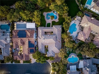 Extraordinary golf course estate positioned on a private street - photo 1