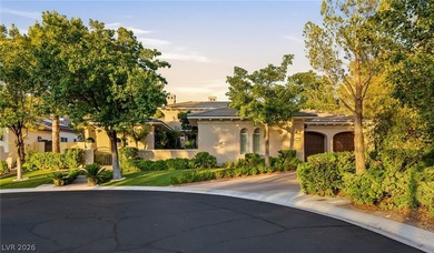Extraordinary golf course estate positioned on a private street - photo 2