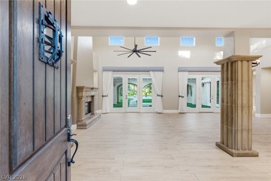 Extraordinary golf course estate positioned on a private street - photo 6